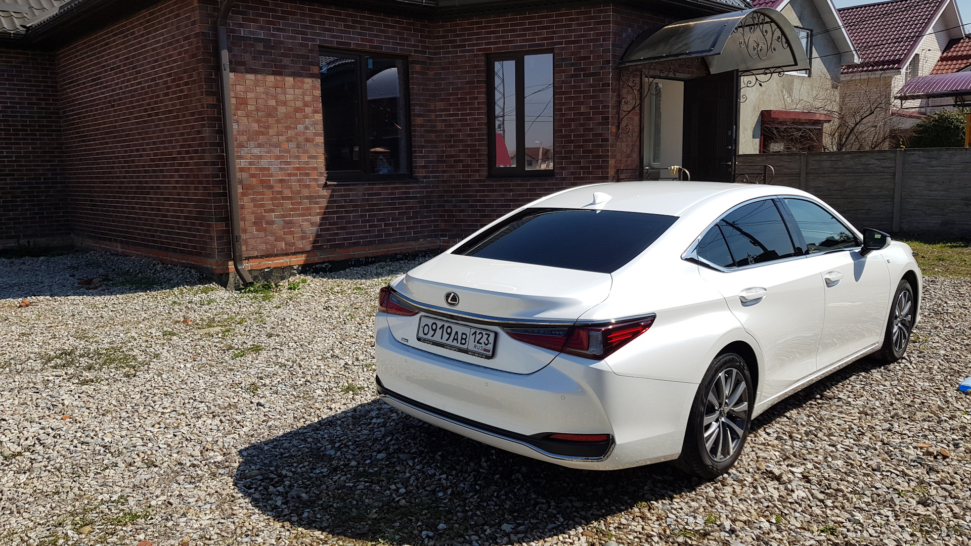 Lexus ES (7G) 2.5 бензиновый 2018 | на DRIVE2