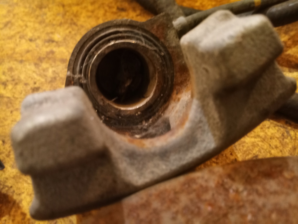 Задние дисковые тормоза вместо барабанных — Toyota Noah (3G), 2 л ...