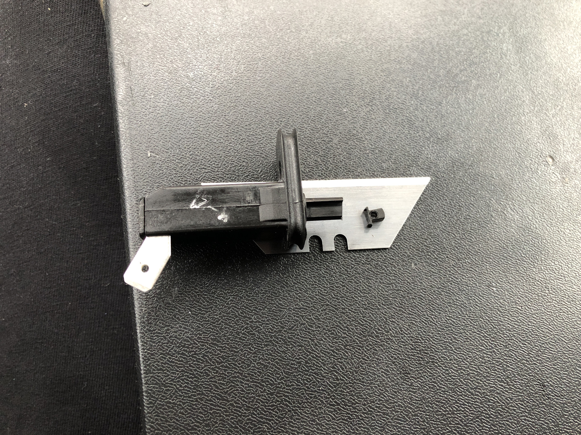 Замена концевиков дверей от Приоры-2 — Lada Приора седан, 1,6 л, 2013 ...