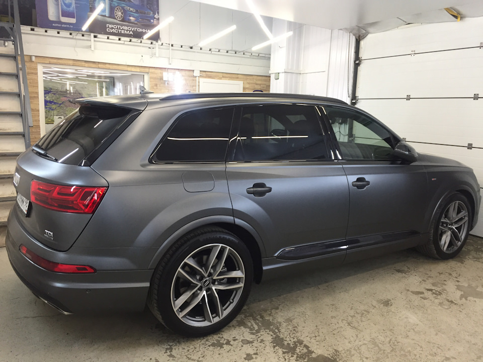 Audi q5 черный матовый