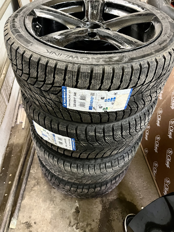 Шины зимние нешипованные Triangle Group 225/45 R17, литые диски Toora ...