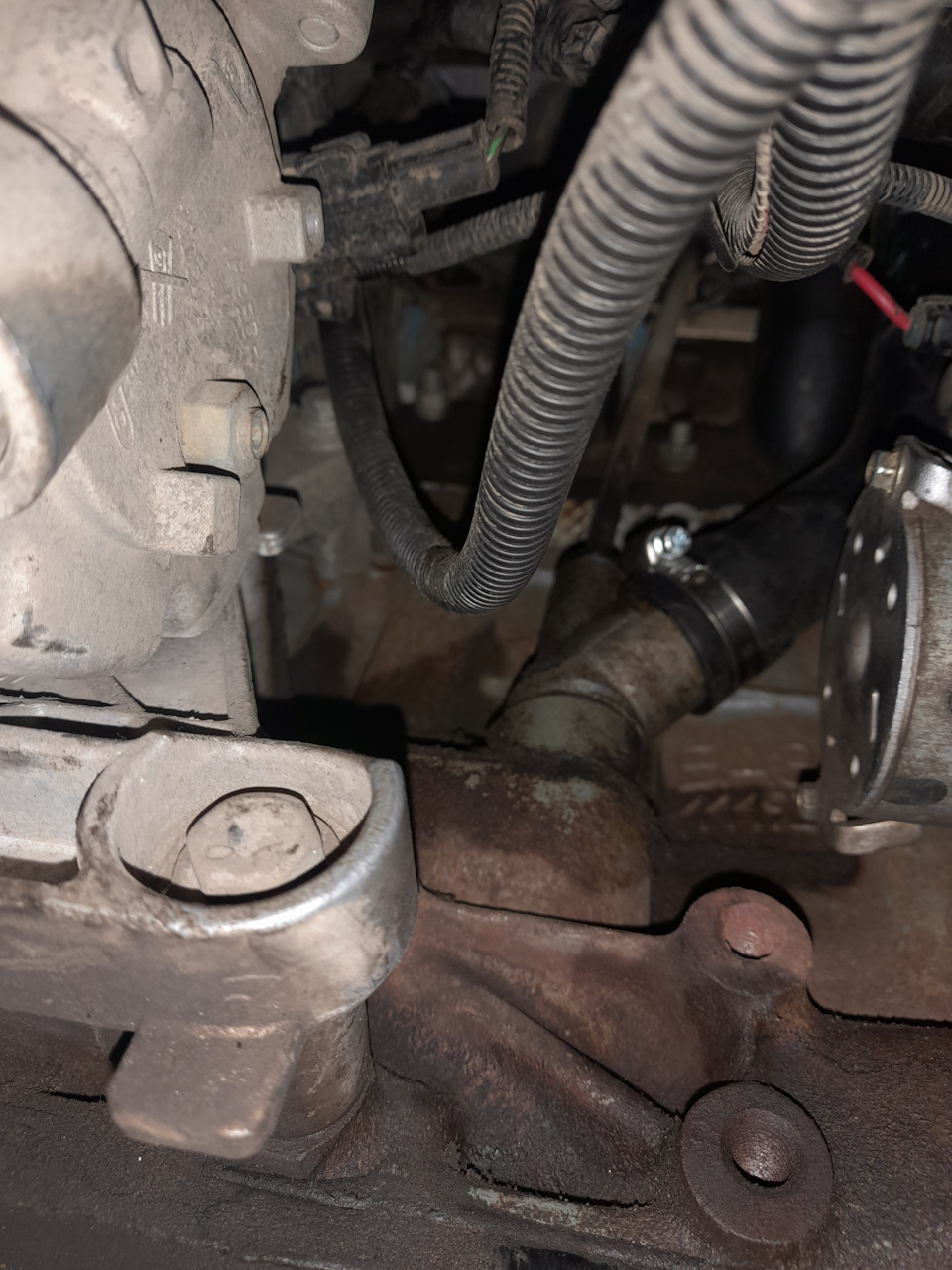 Замена патрубка вентиляции (сапуна) на моторе 21127 — Lada Гранта, 1,6 ...