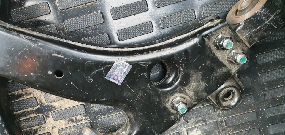 Замена передних нижних рычагов — Hyundai Sonata IV (EF), 2 л, 2005 года ...