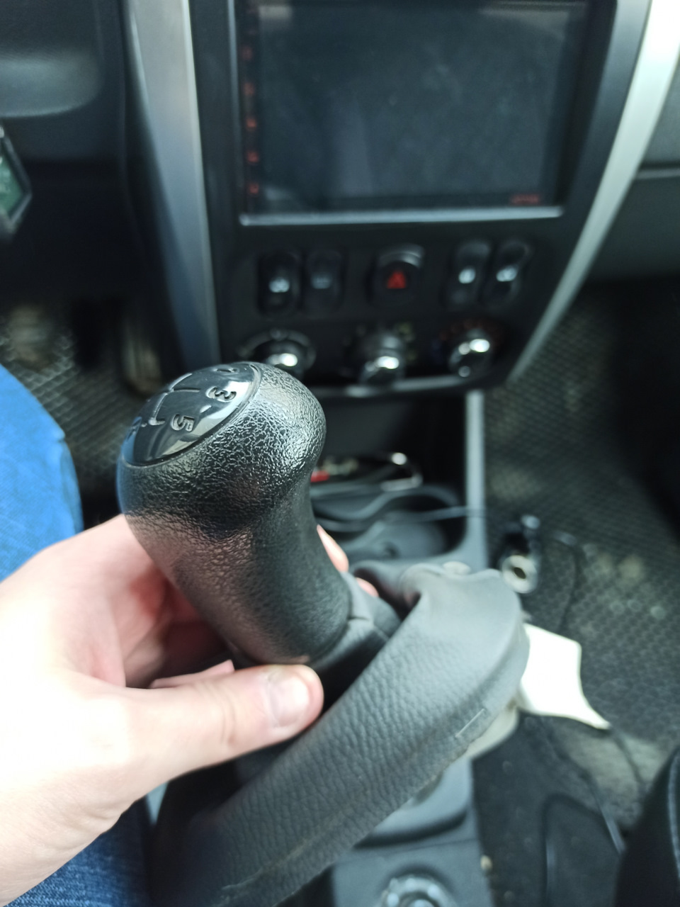 Фото в бортжурнале Nissan Almera V (G11/15)