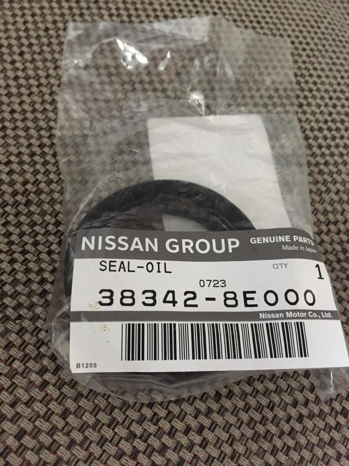 Замена сальника правого приводного вала — Nissan Micra (K12), 1,2 л, 2006  года | визит на сервис | DRIVE2