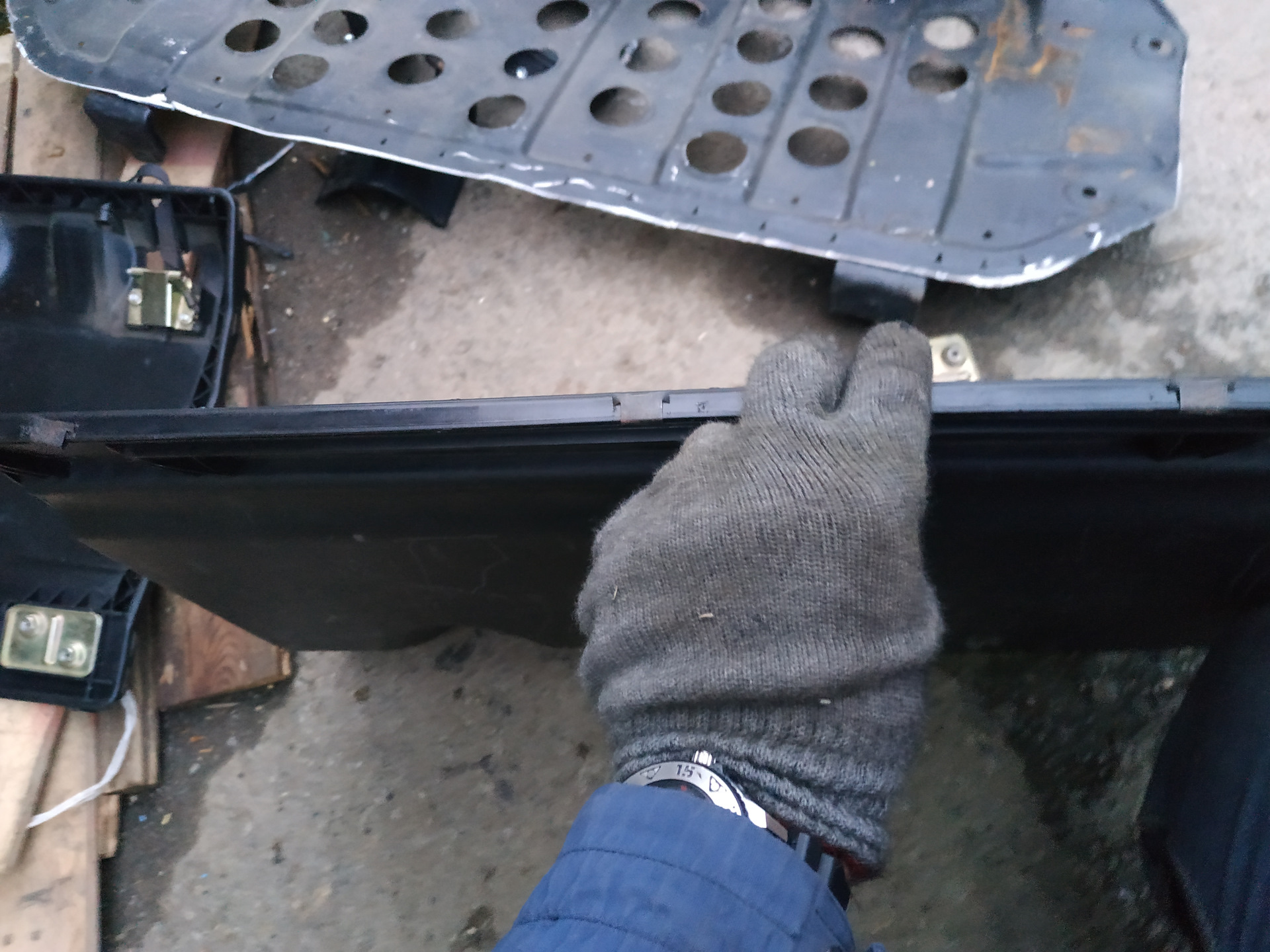 Установка заднего сидения от ваз 2112 на ваз 2114 или война с клещами ...