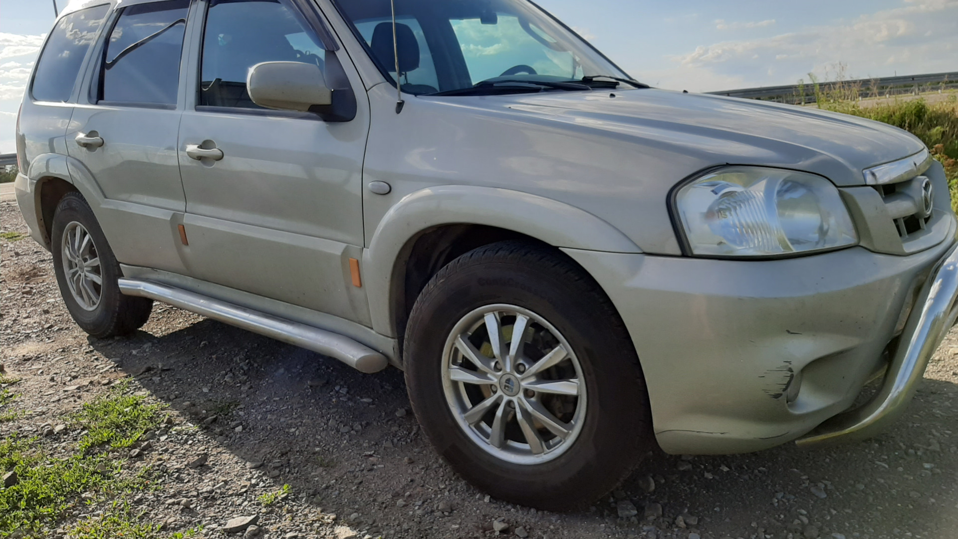 Mazda tribute 2.3. Мазда трибьют 2.3. Mazda Tribute сбоку. Mazda Tribute 2.3 MT, 2004 тюнинг. Мазда трибьют 2.3 2005 г автомат передняя панель.