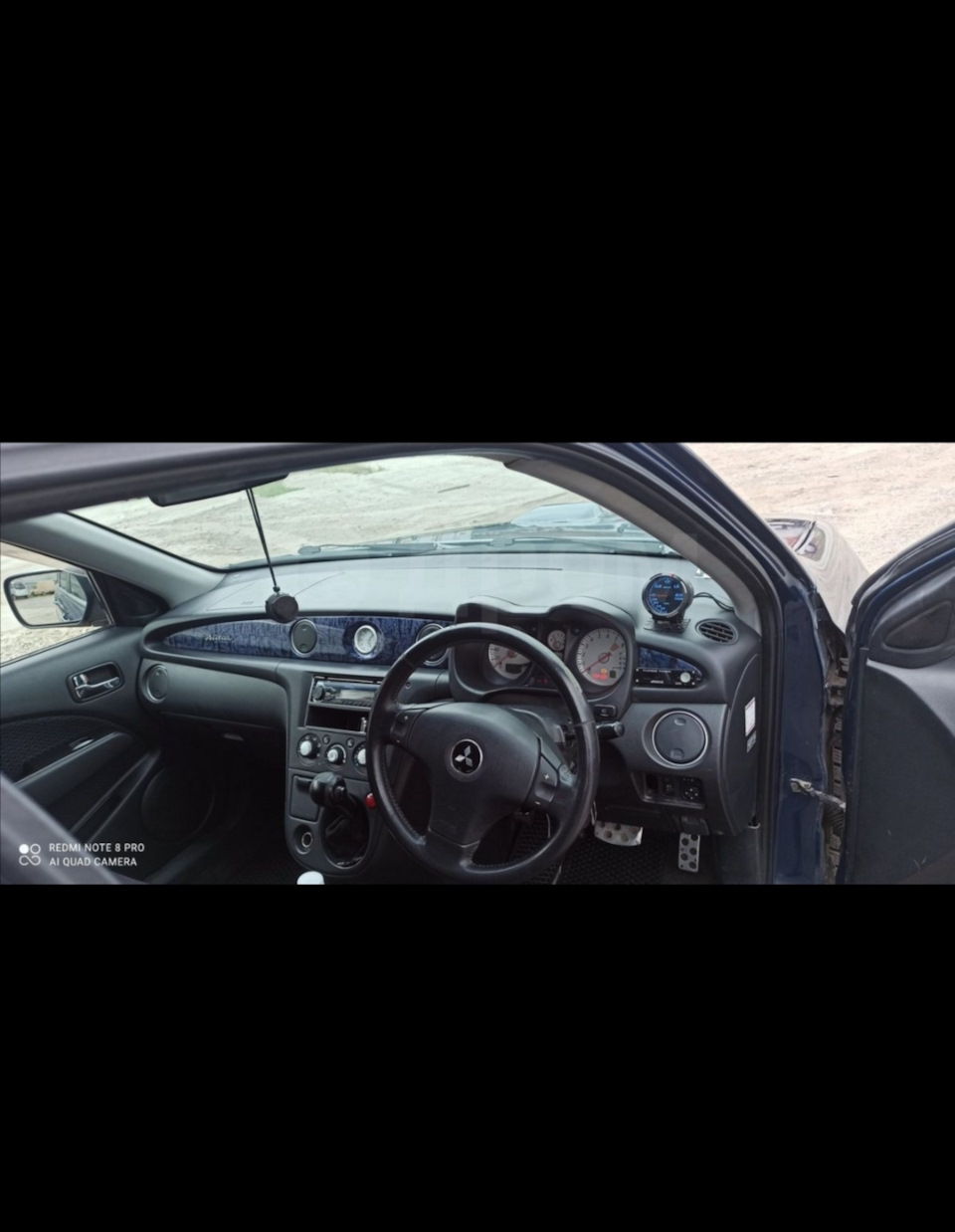 Все комплектухи сразу :и карбон и синее дерево🤦‍♂️ — Mitsubishi Airtrek Turbo