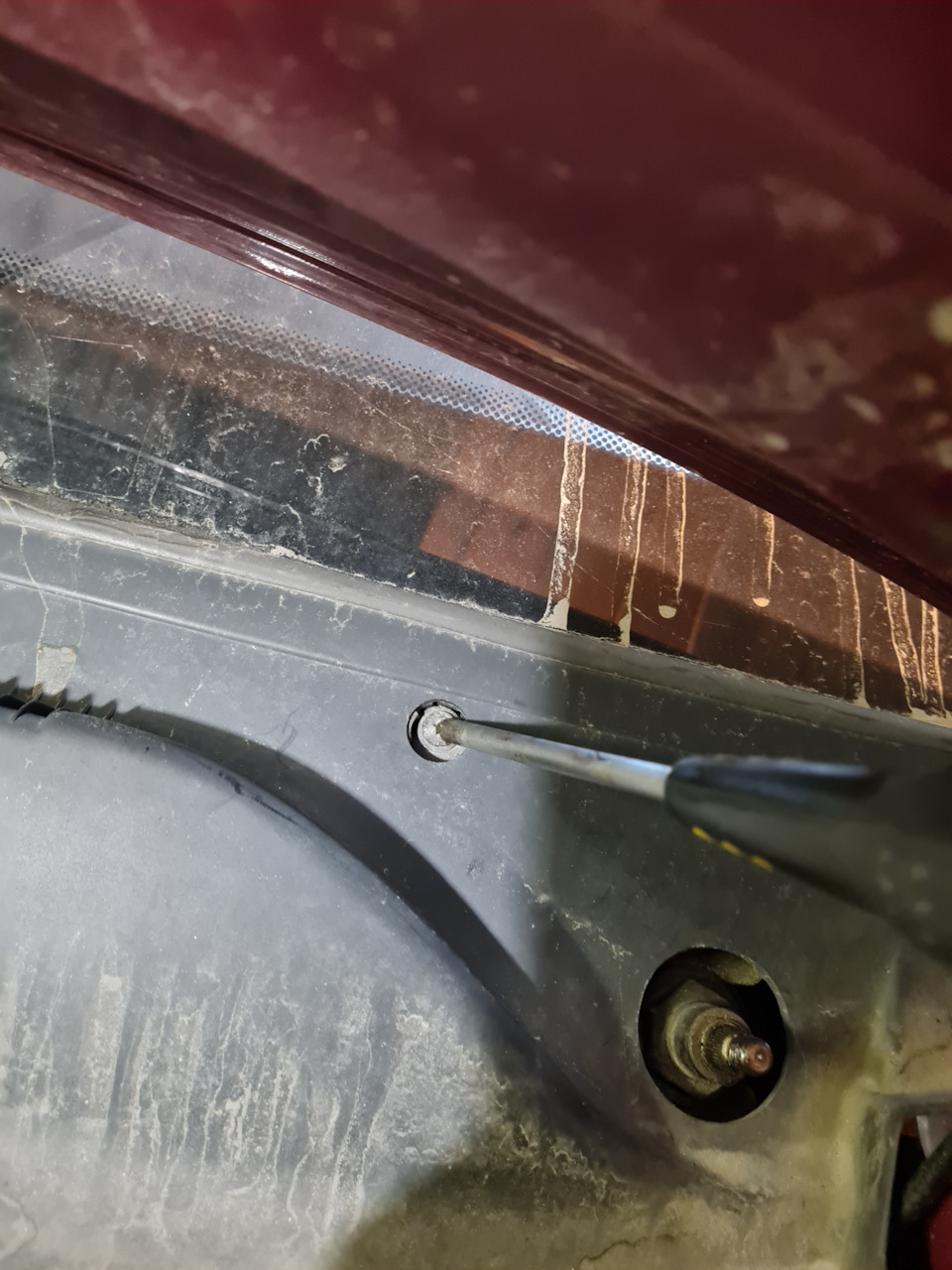 нексия 2 дверь изнутри. боковое стекло дэу нексия. нексия дверное заднее стекло. стекло в задней двери машины. как снять стекло дэу нексия.