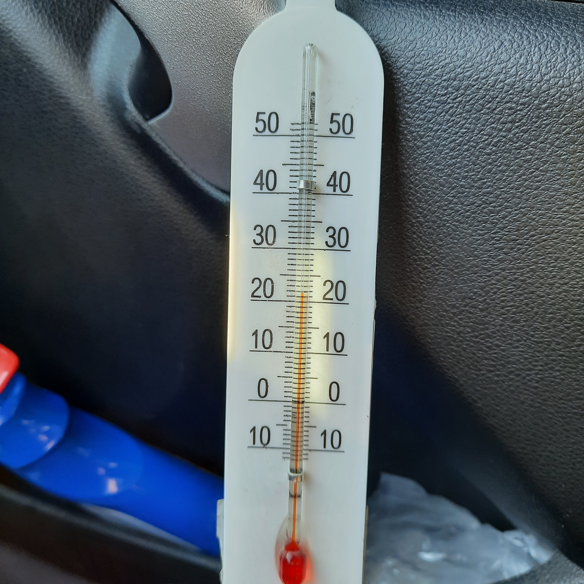 Гранта температура поднимается. Замер температуры воздуха у Весты. Температура кондиционера Гранта. Njty t600a замер температуры.