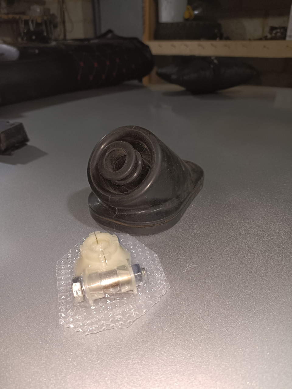 Установка ремкомплекта кулисы КПП. — Lada 21099, 1,5 л, 2003 года ...