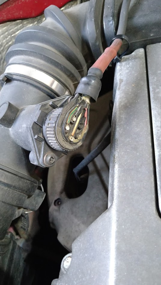 Розетка ДМРВ — Mercedes-Benz E-Class (W124)