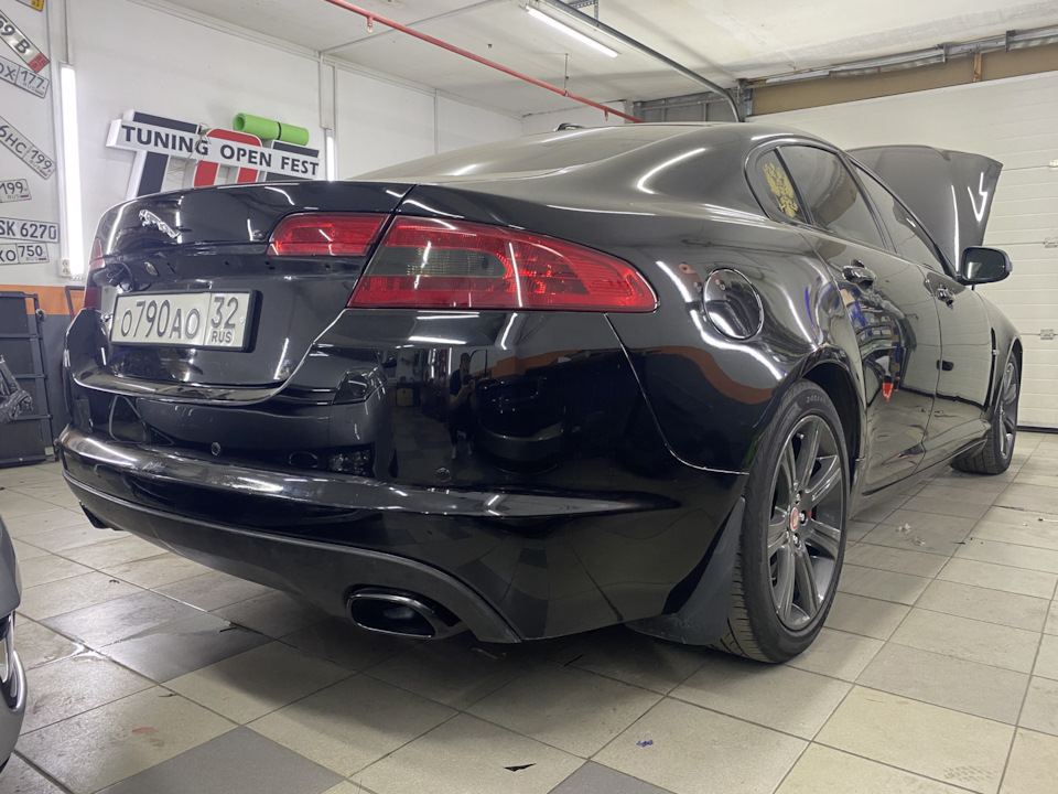 Jaguar XF антихром