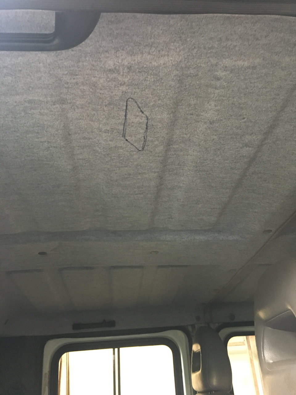 Потек нижний патрубок радиатора и лайфхак как слить антифриз в емкость ...