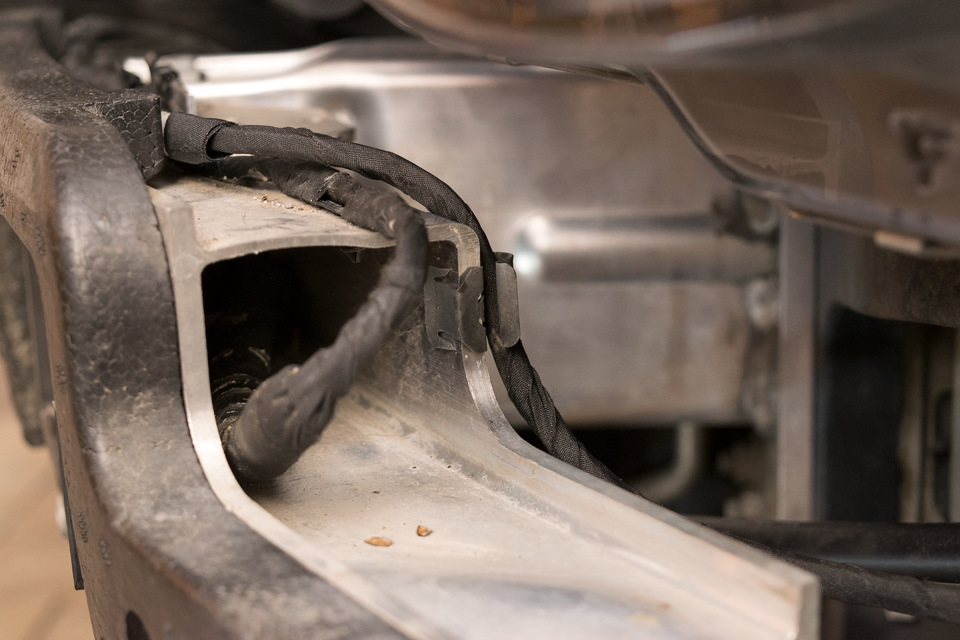 Не вполне очевидный вариант — BMW 6 series (E63)