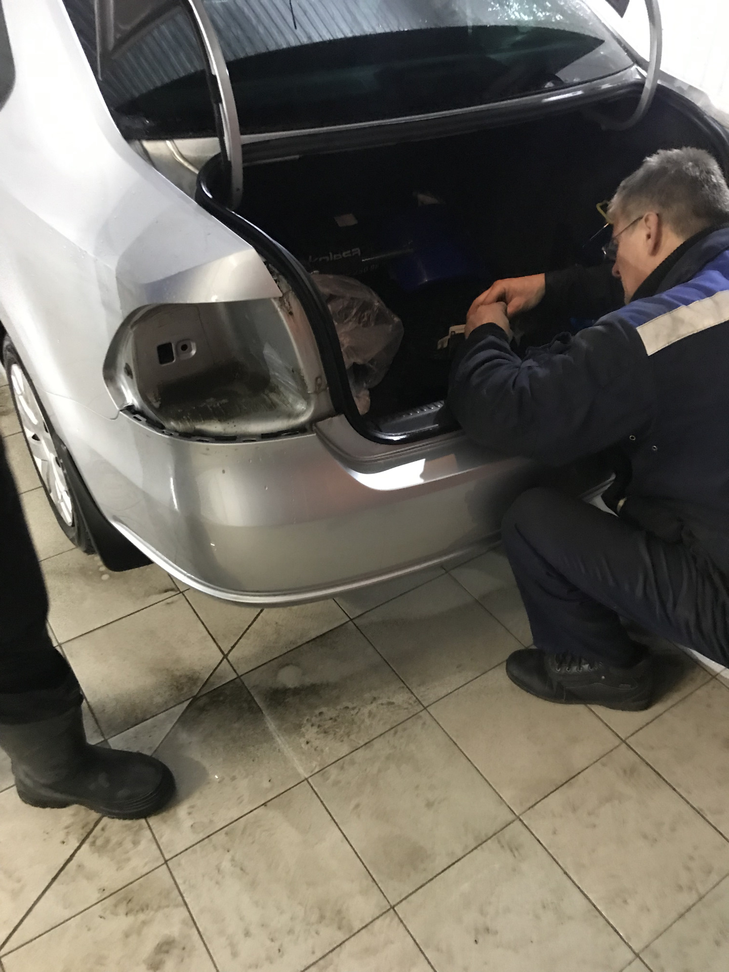 Лампа заднего хода - Volkswagen Polo Sedan, 1,6 л, 2012 года тюнинг DRIVE2