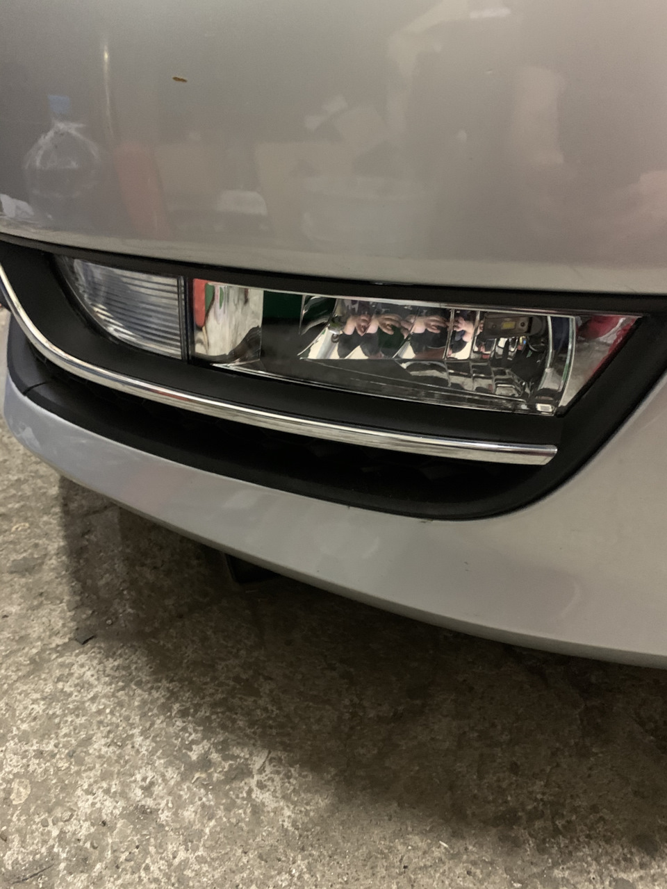 Начало установки противотуманнок ПРАВИЛЬНО — Volkswagen Passat US, 2,5 ...