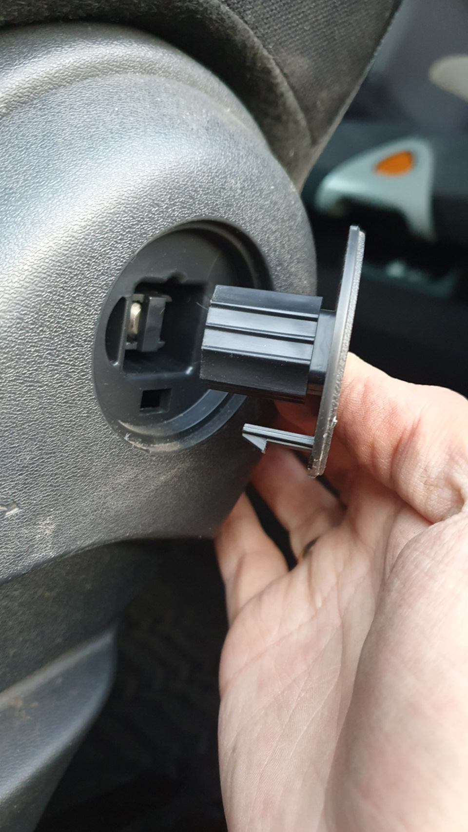 Скрип водительского кресла — Nissan Qashqai (2G), 2 л, 2018 года ...