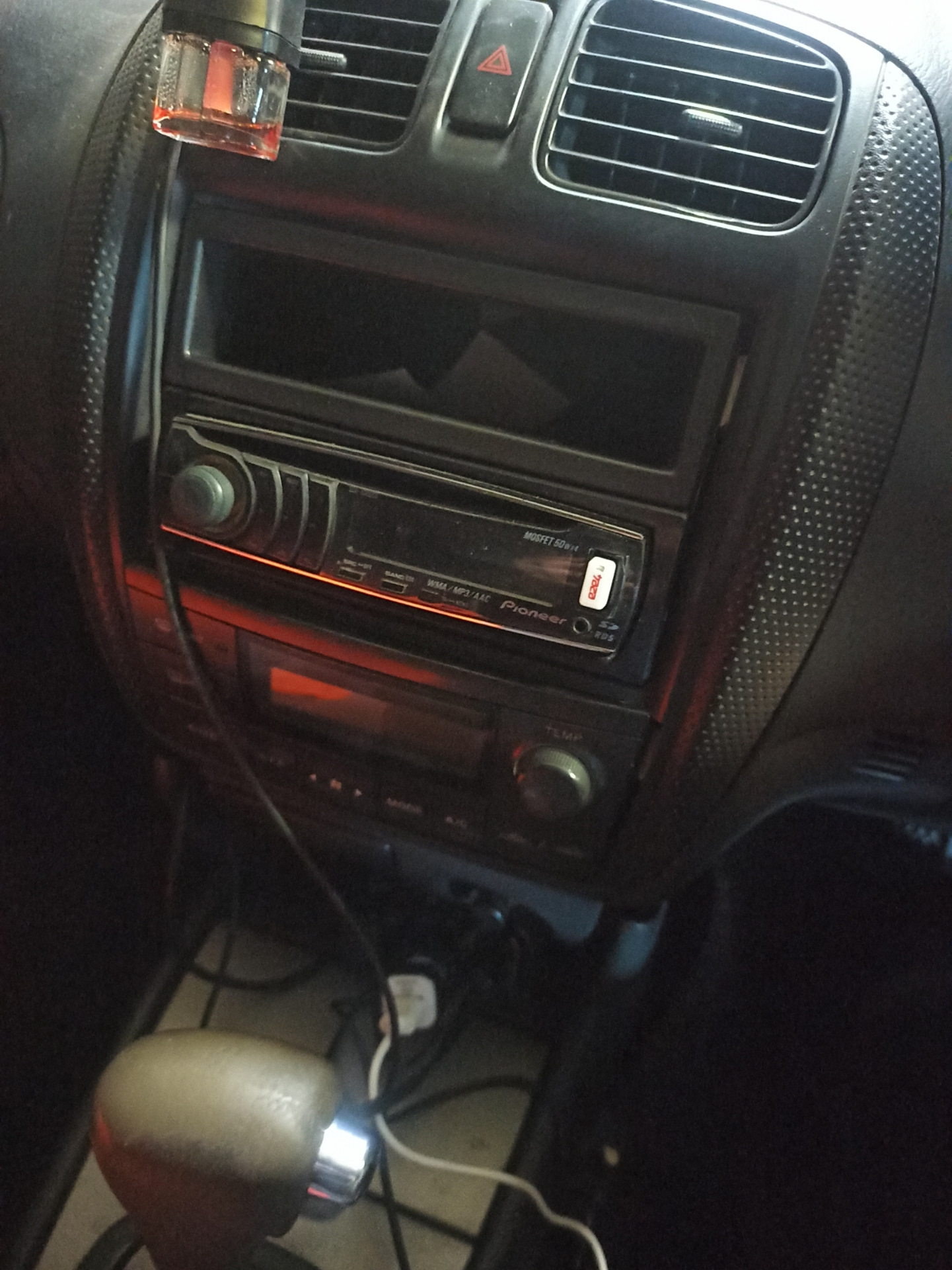 установка аура — Mazda Familia (BJ), 1,8 л, 1999 года | автозвук | DRIVE2