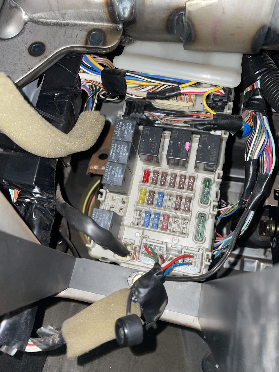 6. Нет прогревочных оборотов лансер 9. 6. Лансер 9 заводится на холодную. Лансер 9 заводится на холодную.