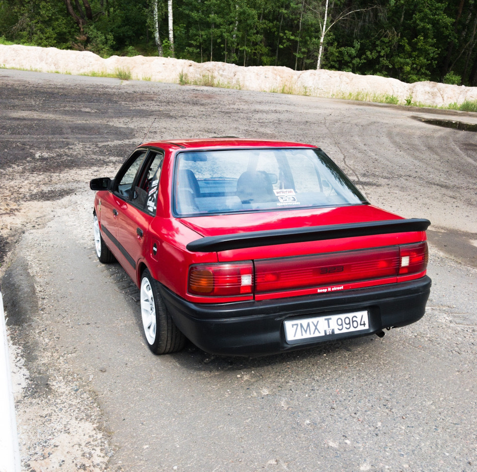 Mazda 323 Sedan