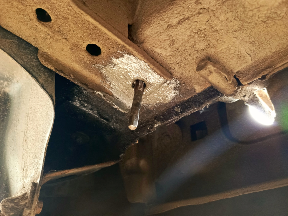 Крайние прогнал мечиком. — Chevrolet Niva GLX