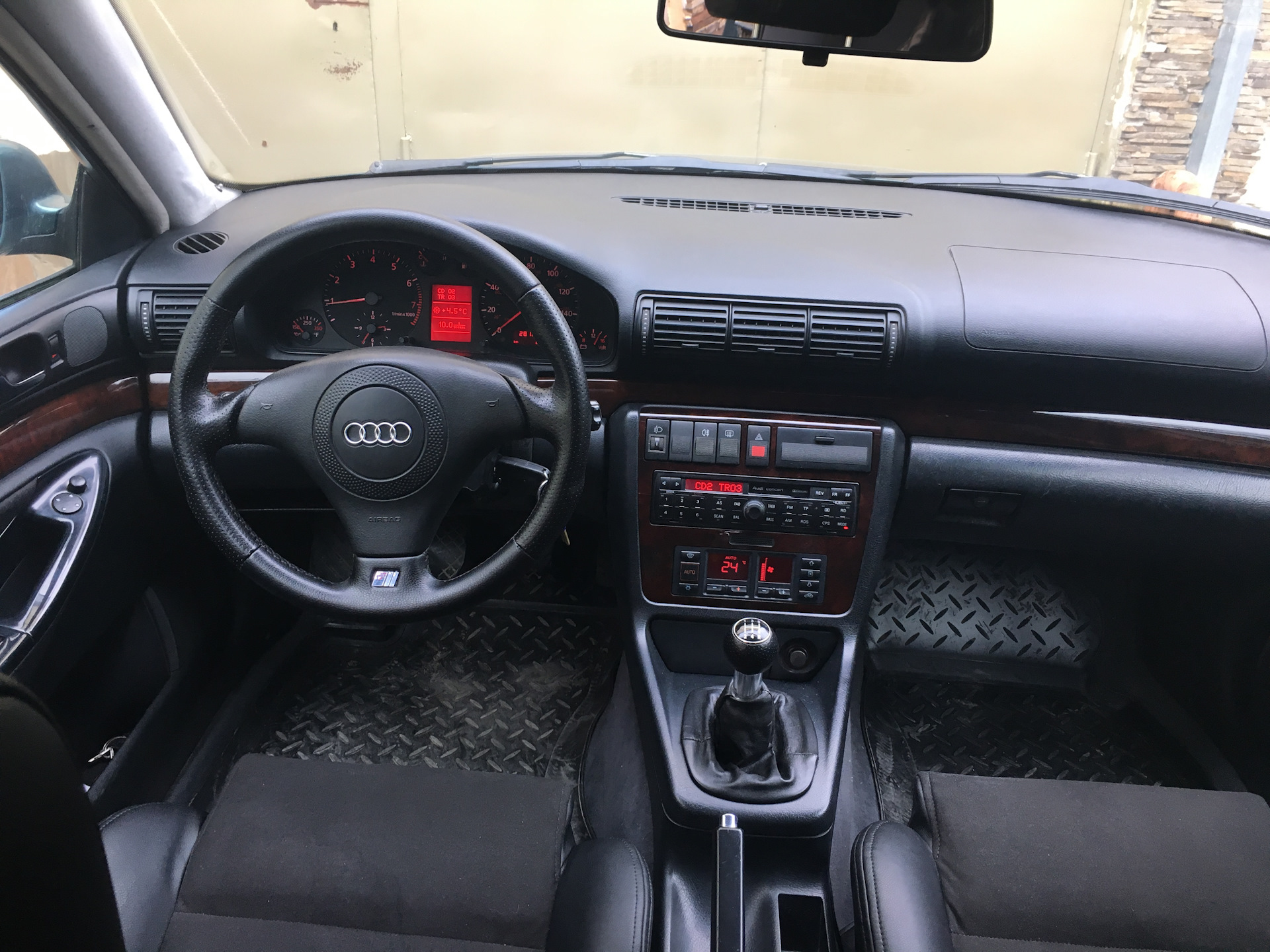 Audi a4 b6 кондиционер. A4 b5 2001 Salonul. Audi a4 b6 1.9 TDI. 8t1 857 186 g ua5.