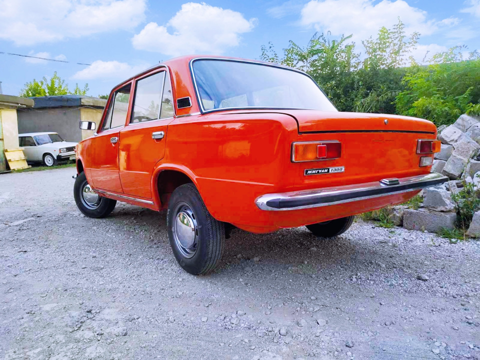 Lada 21011