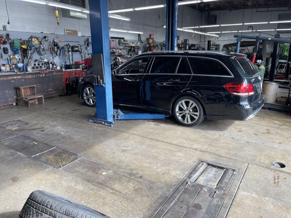 Фото в бортжурнале Mercedes-Benz E-Class (W212)