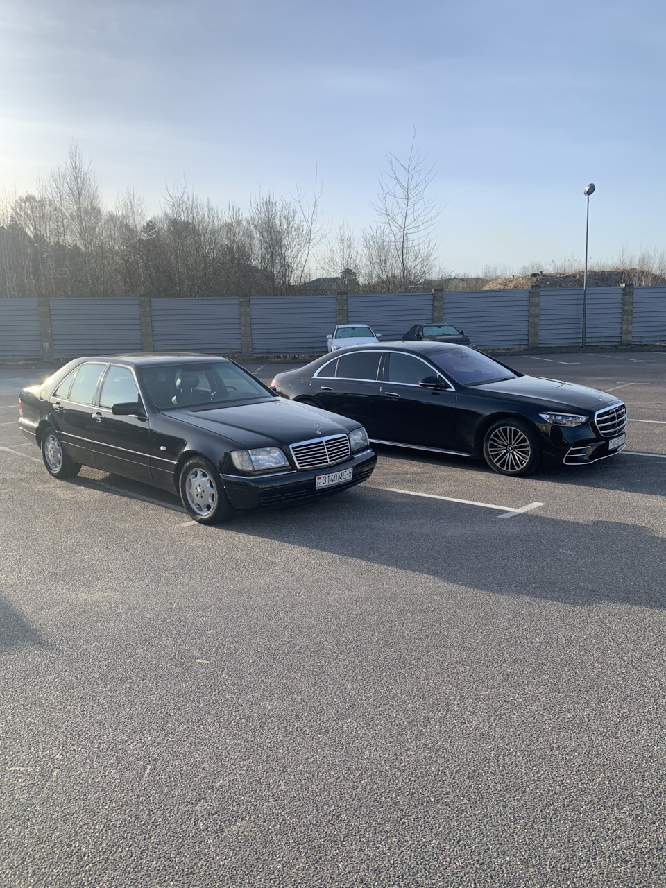 W140 vs w223, или внучка тускнеет в компании прабабки — Mercedes-Benz  S-Class (W140), 3,2 л, 1997 года | наблюдение | DRIVE2