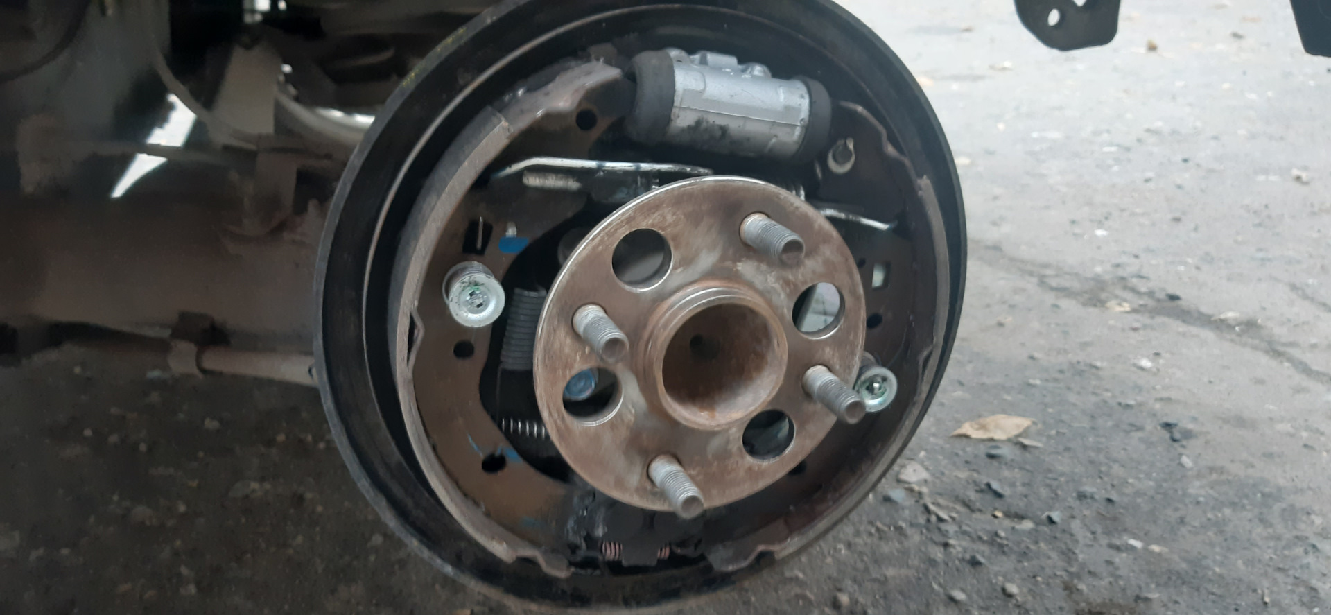 Перелил масло в вариатор и про задние тормоза — Toyota Ractis (1G), 1,5 ...