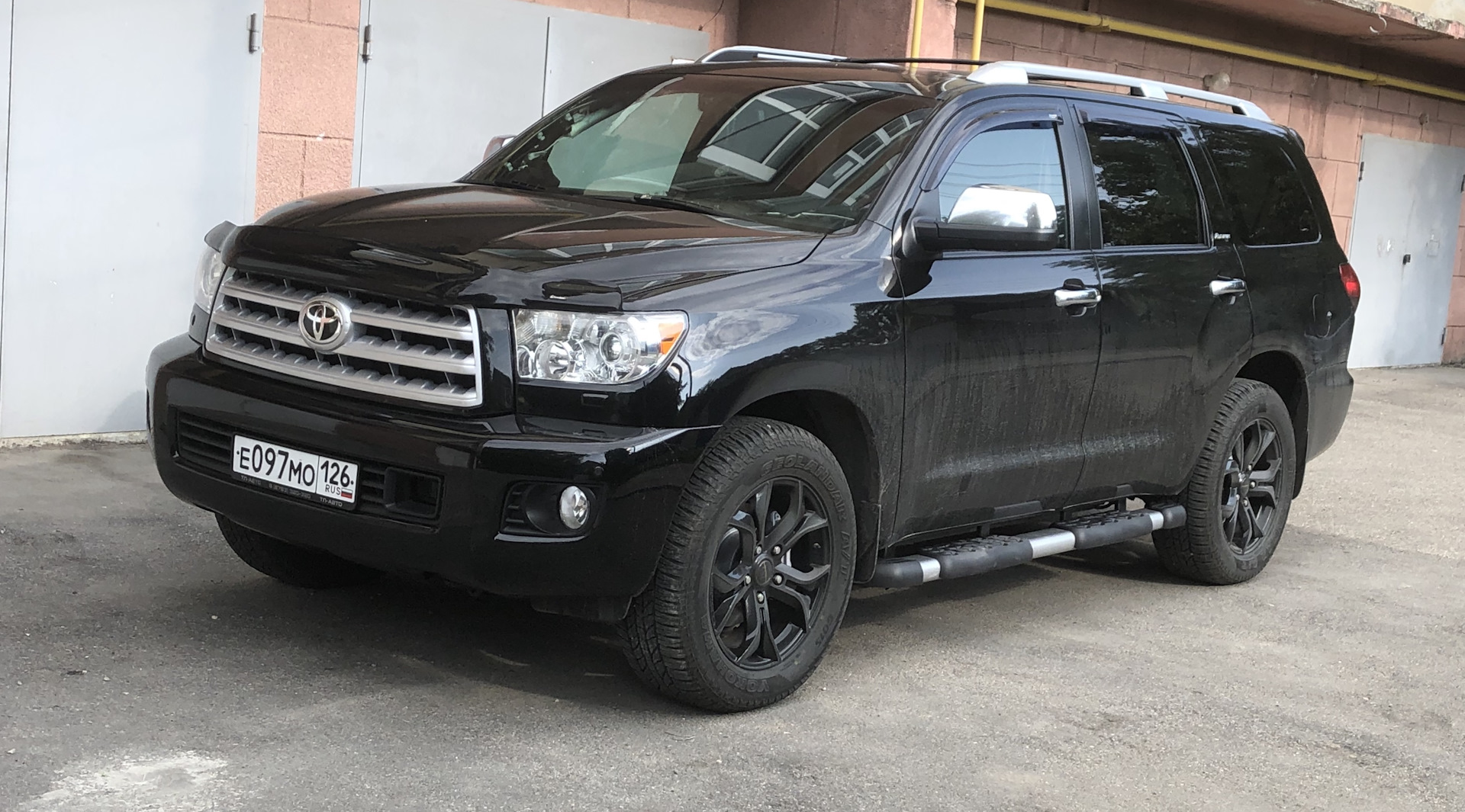 Toyota Sequoia 1