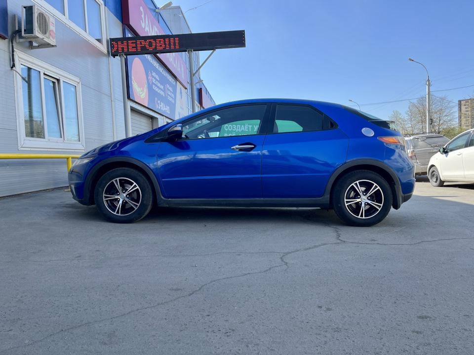 Проставки клиренса 30мм — Honda Civic Hatchback (8G), 1,8 л, 2007 года ...