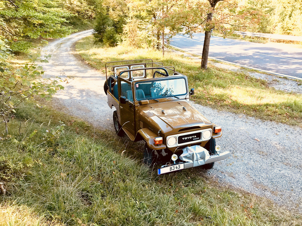 Осенние дни заканчиваются. Впереди сезонный перерыв — Toyota Land Cruiser 40