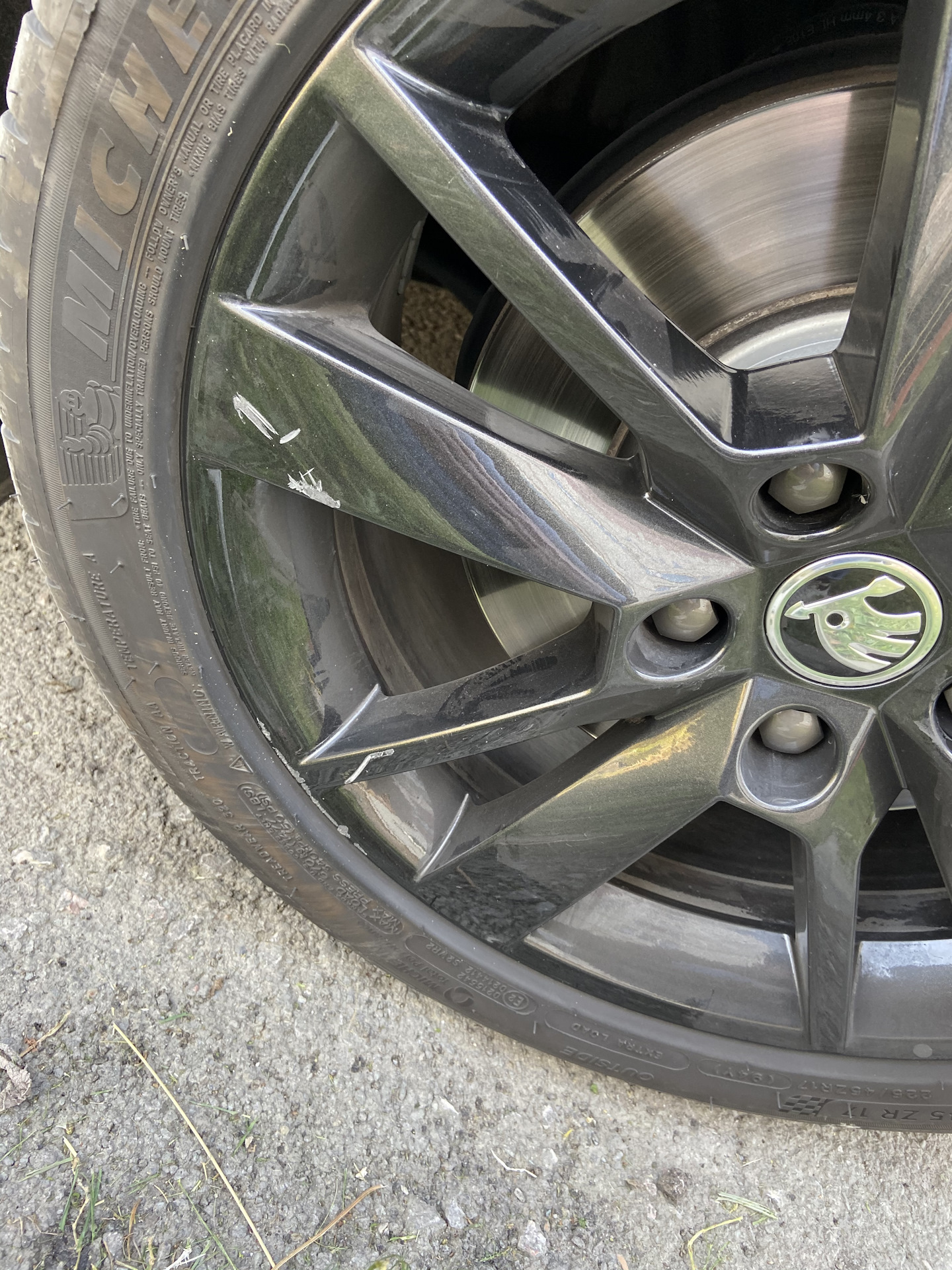 Диски шкода вылет. Neo 728 диски octavia. октавия 2018 на дисках. диски шкода 3 фит. skoda диски sv3r.