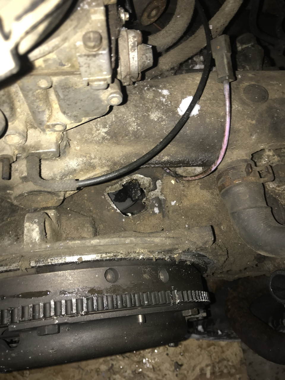 Добрый день, возможно ли поставить мозги с МКПП Форд скорпио на АКПП ...