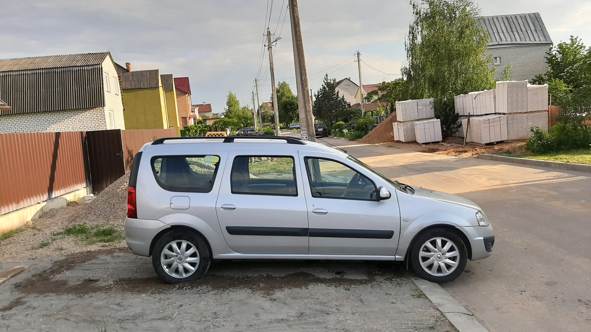 Фото ларгус сбоку