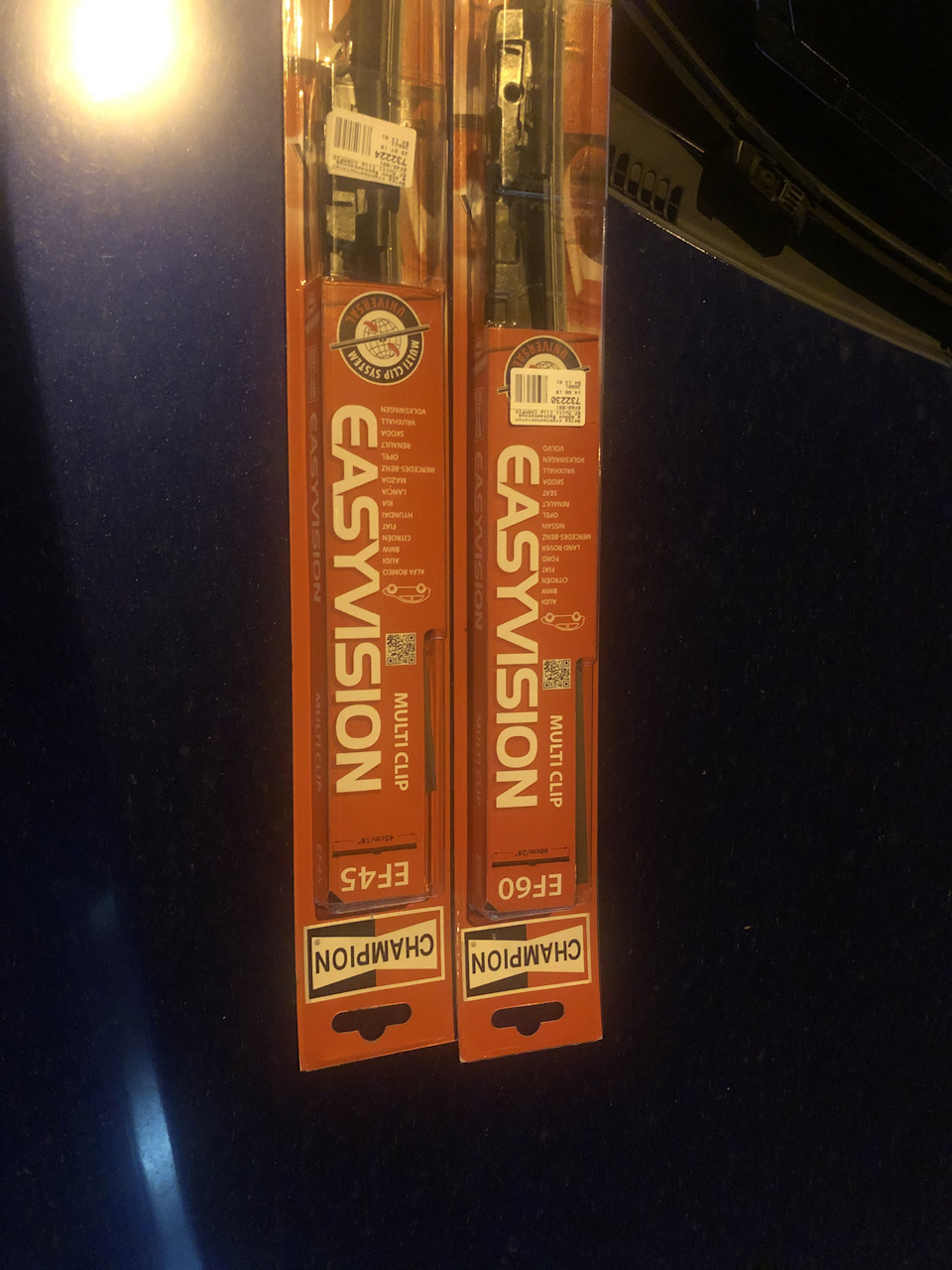 На проху — KIA Ceed (1G). Запчасти на фото: EF60, EF45, 732224