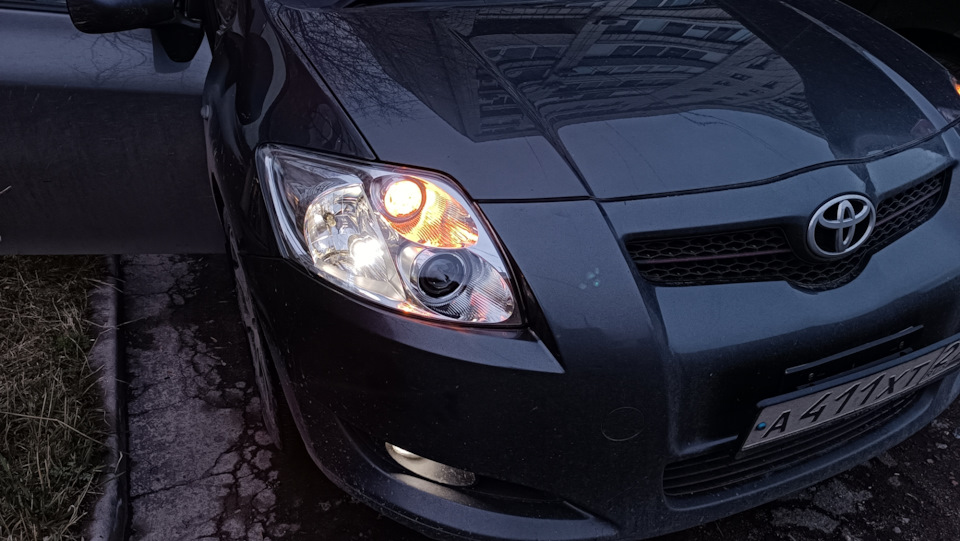 Фары — Toyota Auris (1G), 1,8 л, 2008 года | визит на сервис | DRIVE2