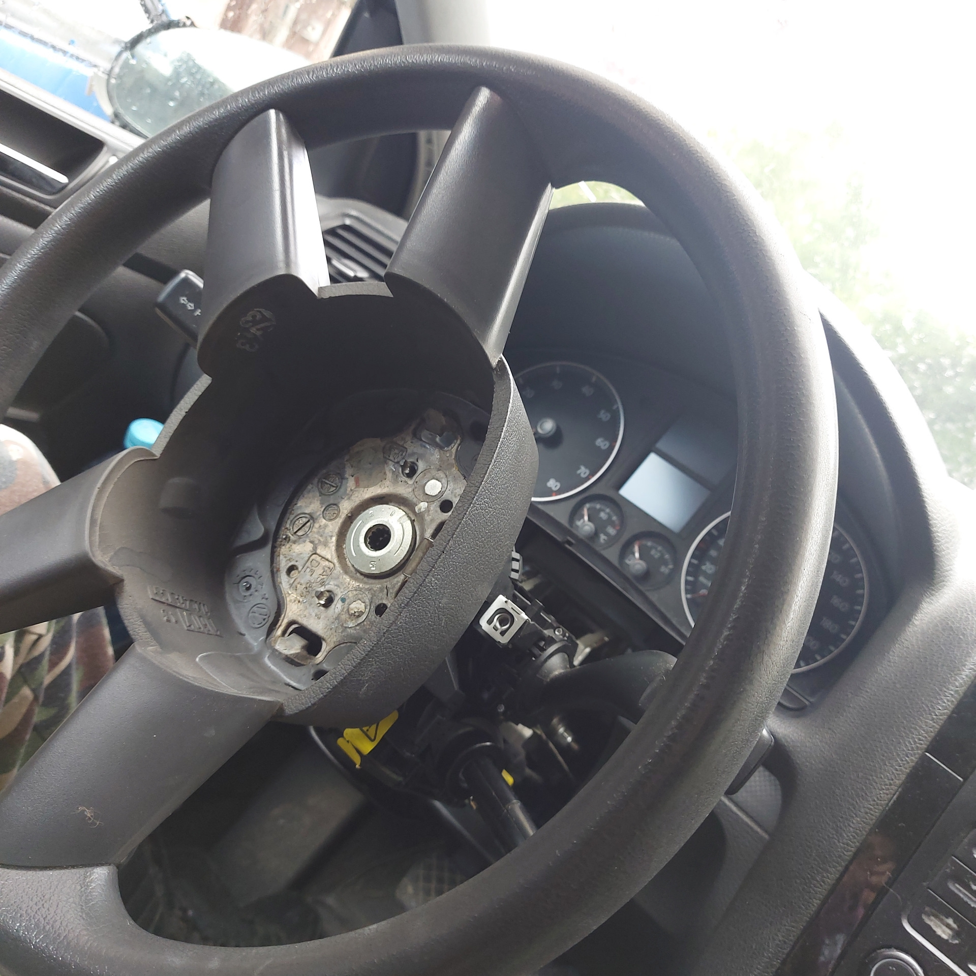 Полное видео что бы снять замок зажигания — Volkswagen Golf Mk5, 1,4 л ...