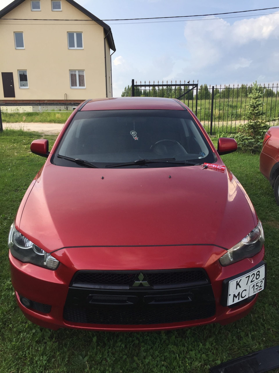 Квадратный номер спереди и покраска дисков в черный — Mitsubishi Lancer X,  1,8 л, 2008 года | стайлинг | DRIVE2