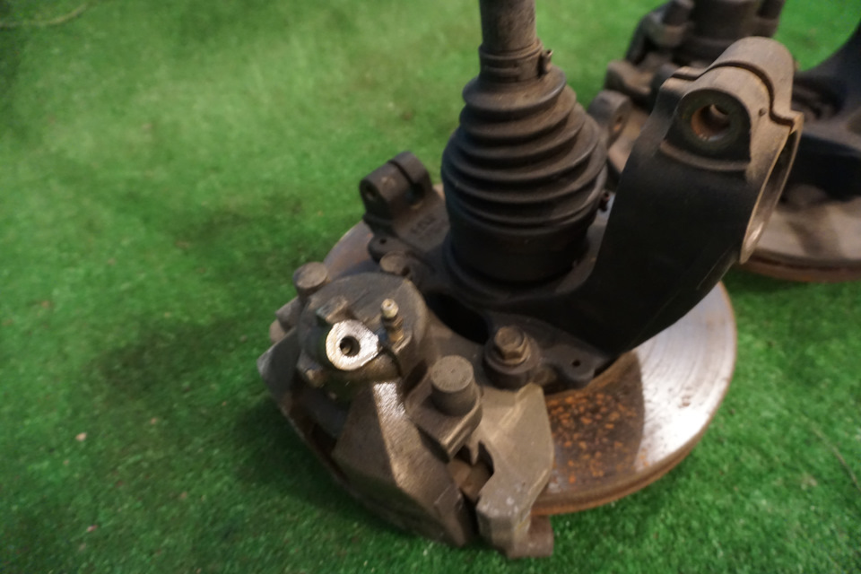 Ступицы передние в сборе Mazda 3, Axela BK на Mazda 3 (1G) BK, Mazda ...