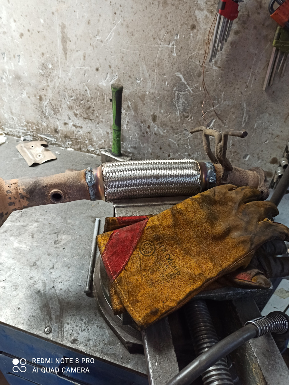 Гофра на месте — Mazda 3 (1G) BK