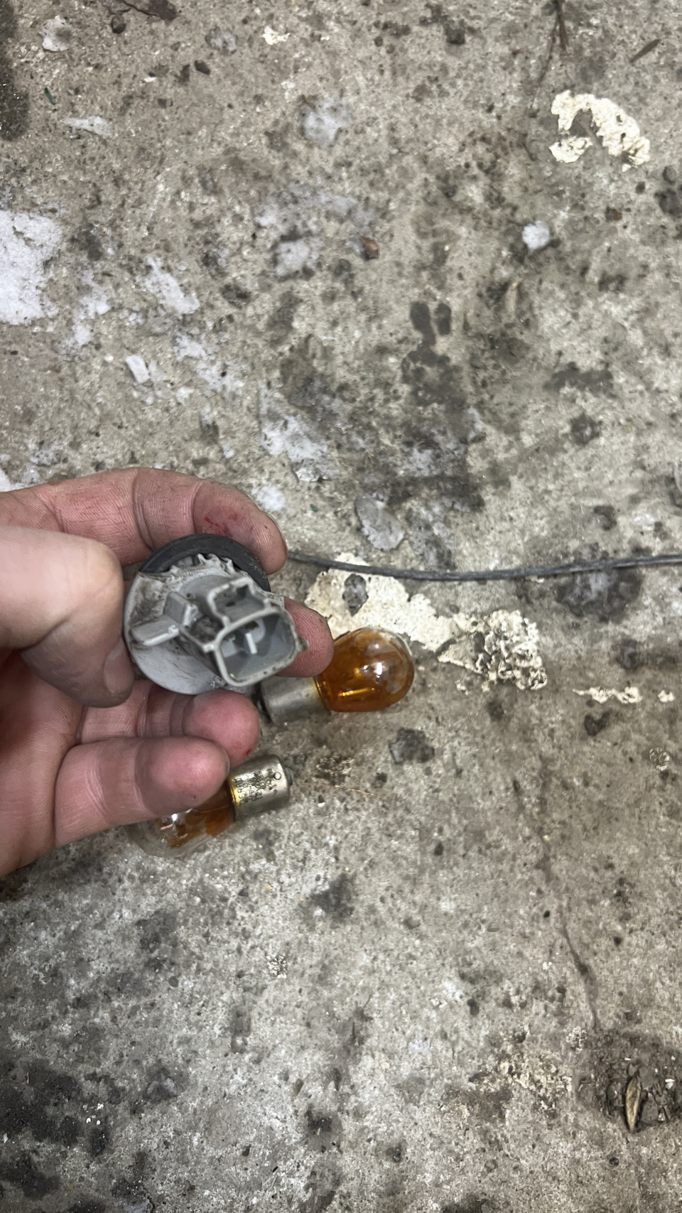 Замена цоколя поворотов — Toyota Starlet (90), 1,3 л, 1998 года ...