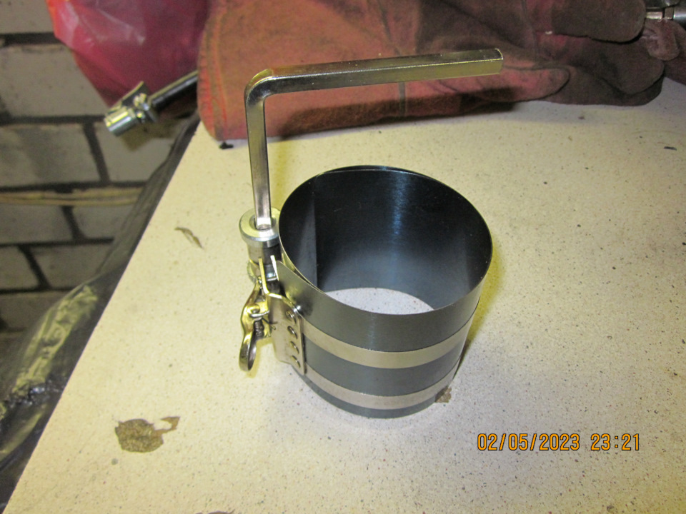 Оправка для монтажа поршней в цилиндры осталась со времён капиталки Kia Shuma — Lada Vesta SW (1G)