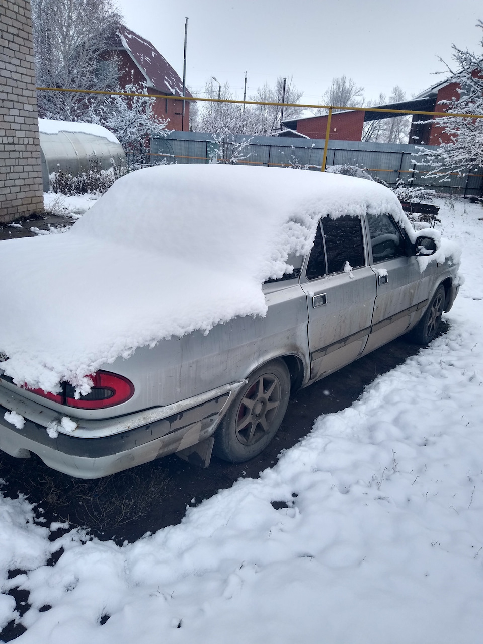 Замена тормозных колодок и пыльников направляющих — ГАЗ 3110, 2,3 л ...