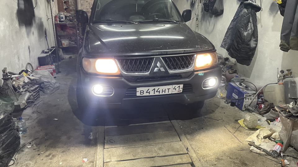 Mitsubishi Pajero Sport Rokot V