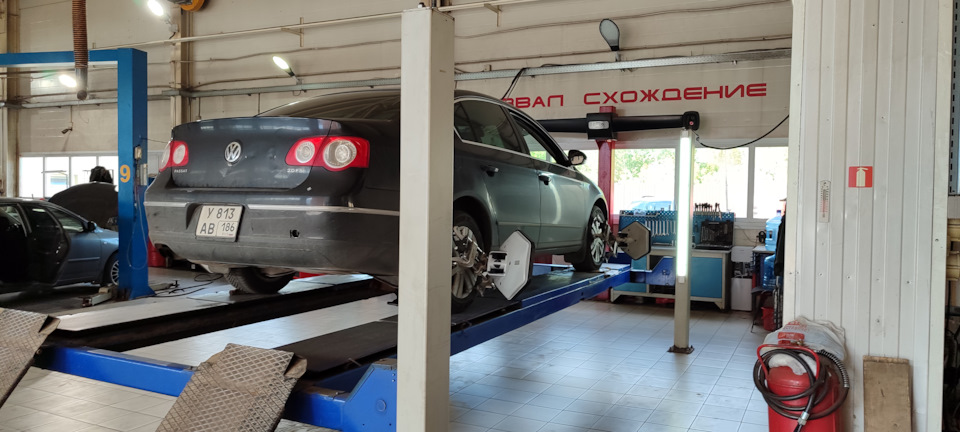 На стенде. — Volkswagen Passat B6