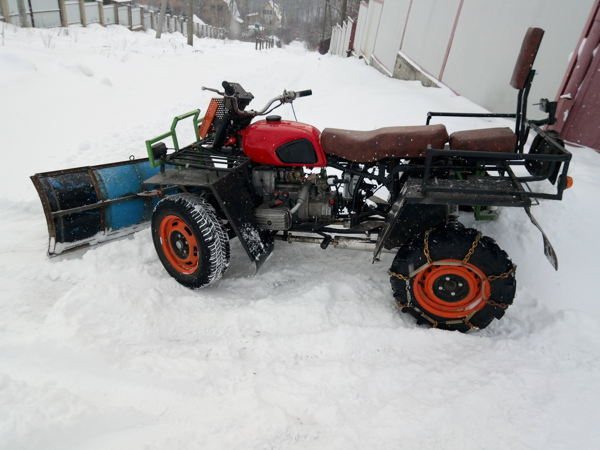 Как упростить уборку снега: 9 инструментов и приспособлений