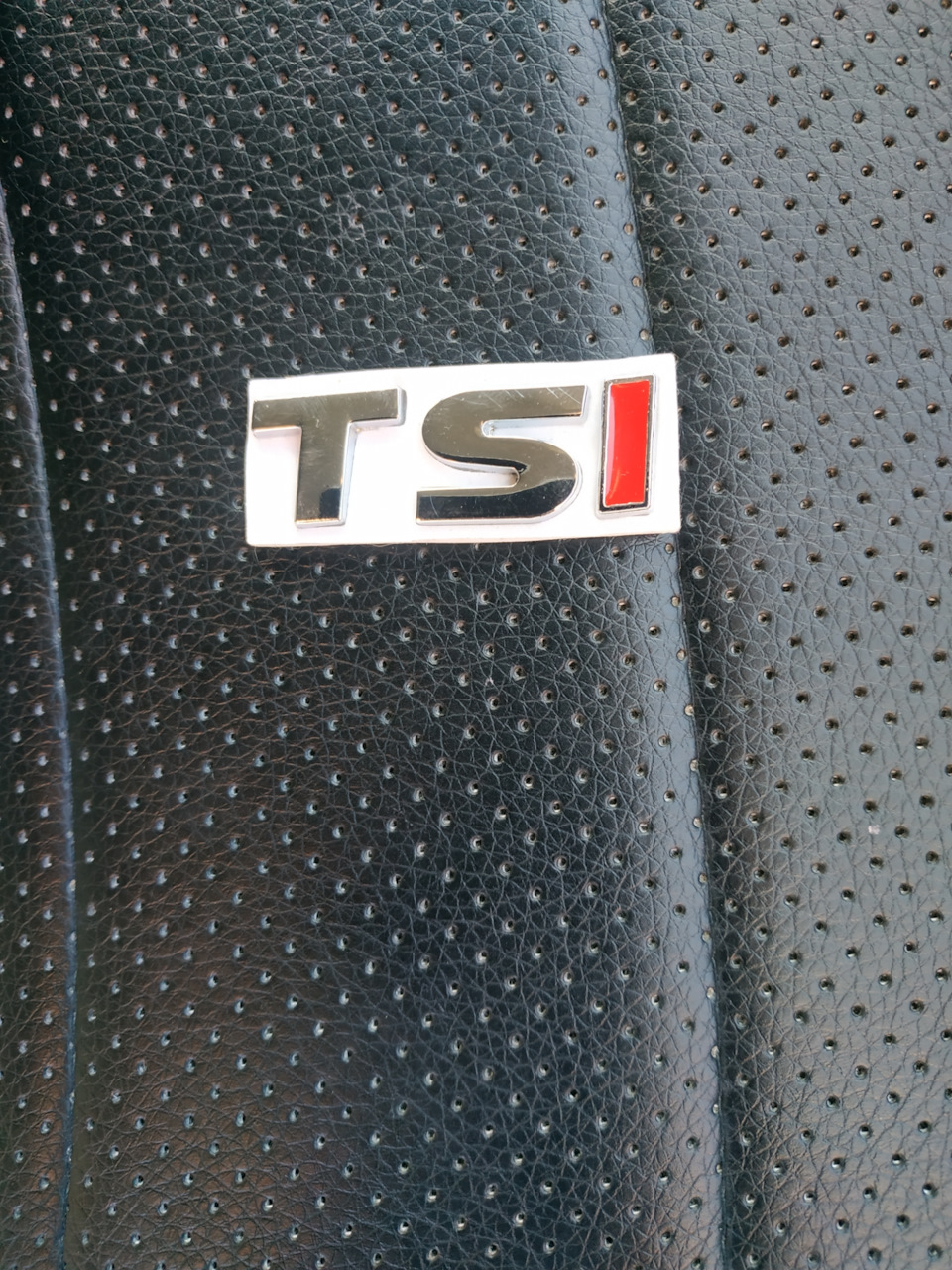 Временно. Шильдик TSI — Skoda Yeti, 1,8 л, 2012 года | просто так | DRIVE2